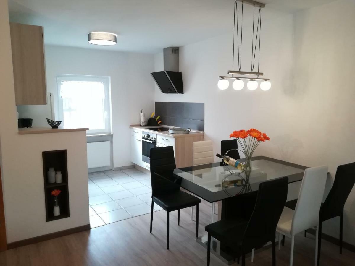 Ferienwohnung Am Reinhardswald - Eichenlaub - Mit Sauna 特伦德尔堡 外观 照片