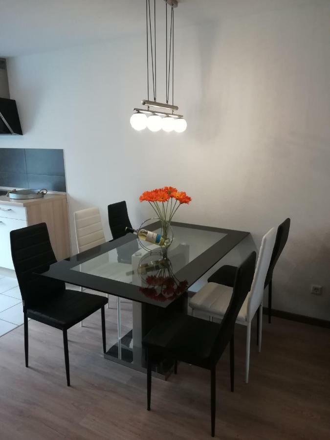 Ferienwohnung Am Reinhardswald - Eichenlaub - Mit Sauna 特伦德尔堡 外观 照片