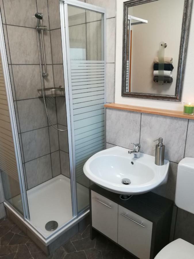 Ferienwohnung Am Reinhardswald - Eichenlaub - Mit Sauna 特伦德尔堡 外观 照片